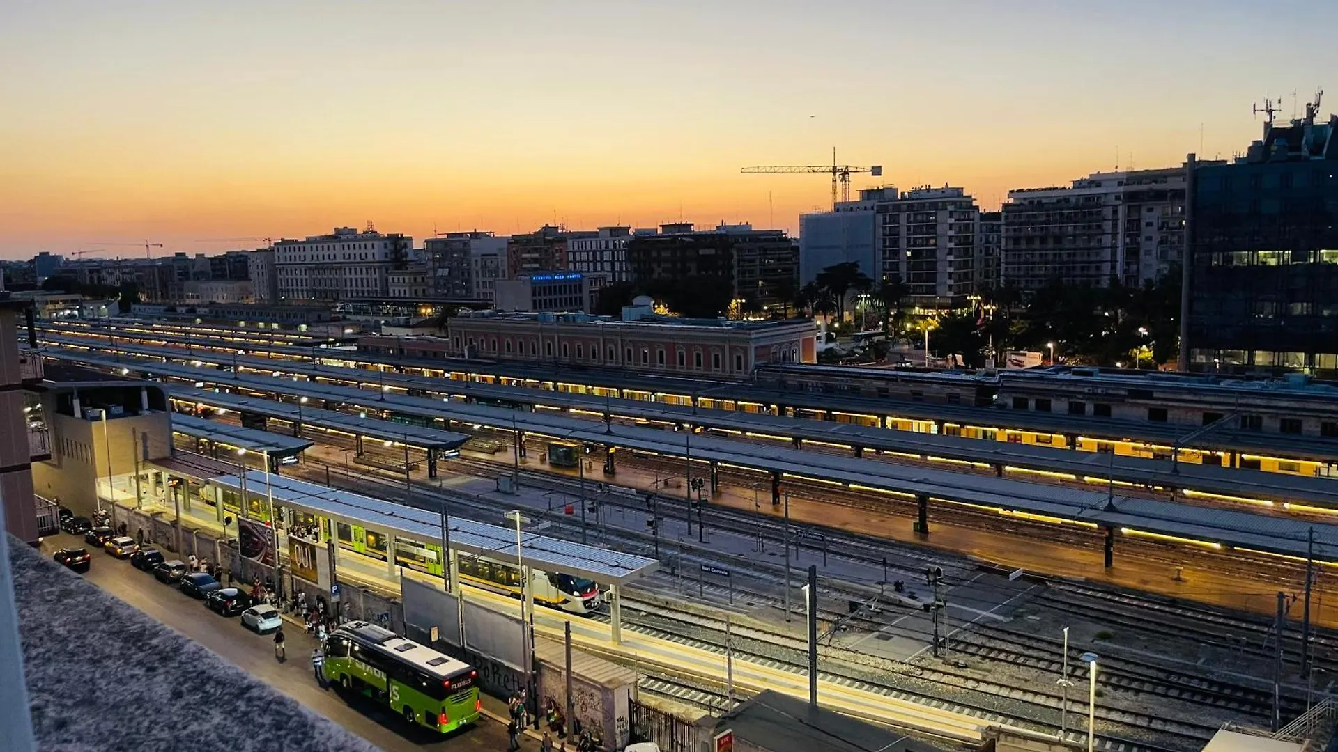 Rooftop Stazione Centrale - City Center 바리