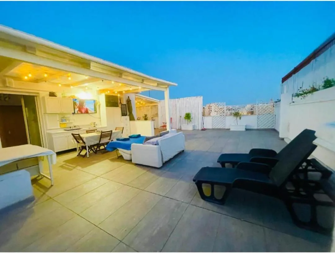 Rooftop Stazione Centrale - City Center Bari Apartament